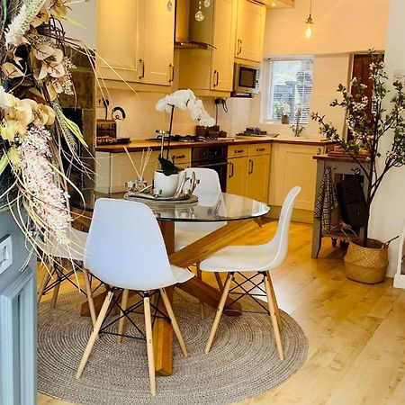 The Tenth House, Grade II Listed Georgian Town House, Wirksworth, Derbyshire, Peak District Cottage, Sleeps 4 Dış mekan fotoğraf