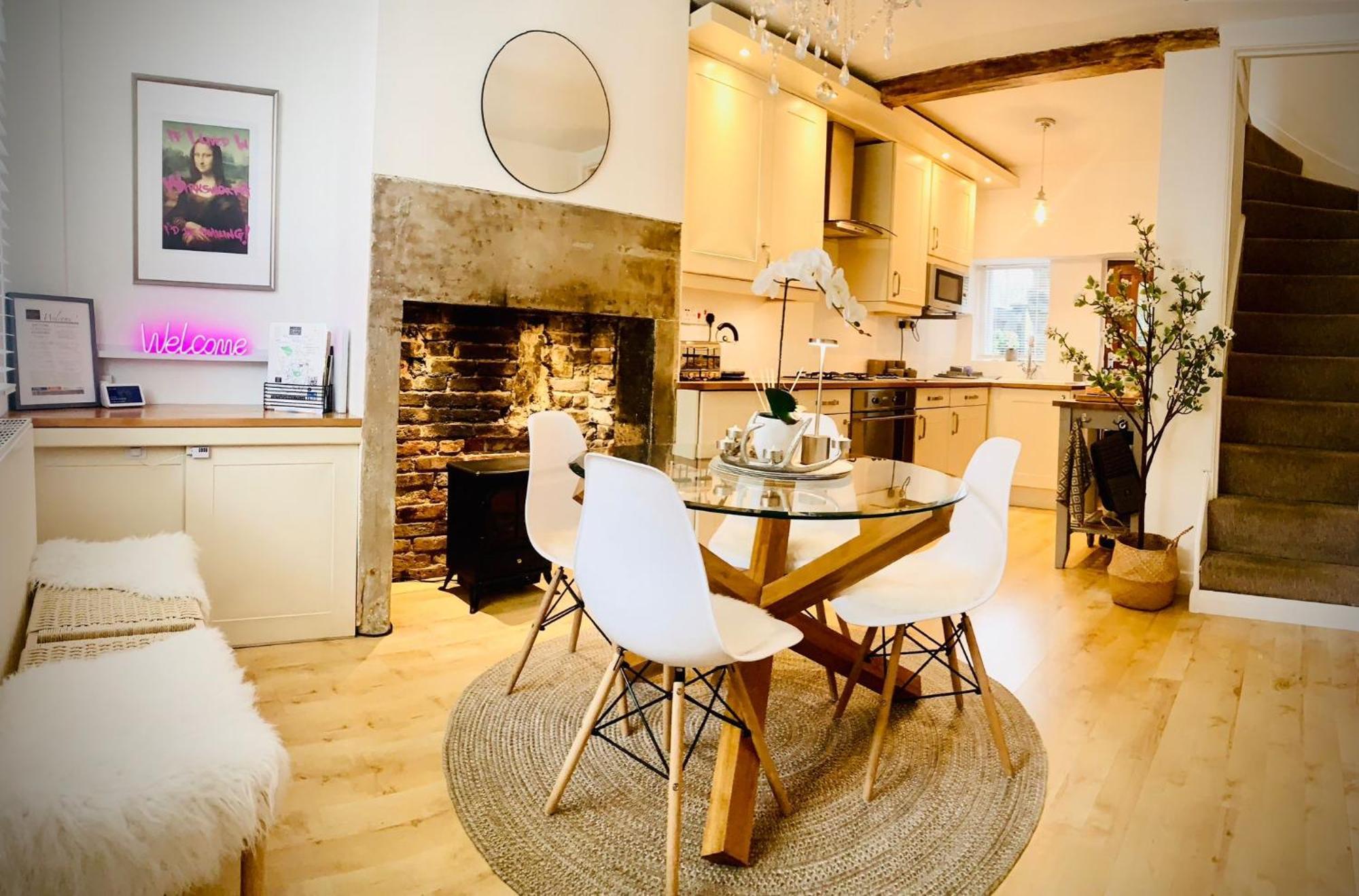 The Tenth House, Grade II Listed Georgian Town House, Wirksworth, Derbyshire, Peak District Cottage, Sleeps 4 Dış mekan fotoğraf